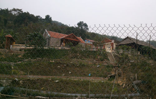 Thanh[-]Hóa:[-]Dê[-]cấp[-]cho[-]người[-]nghèo[-]được[-]phát[-]hiện[-]ở[-]trang[-]trại[-]bí[-]thư[-]huyện